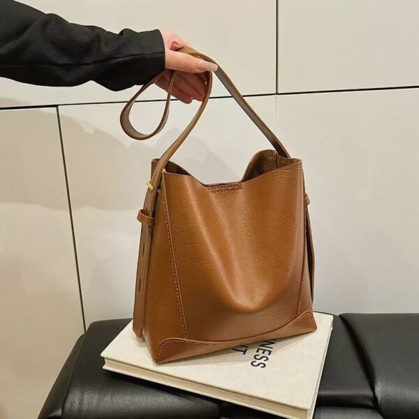 微信图片_20251106004313_50_22 Leather Shoulder Bag