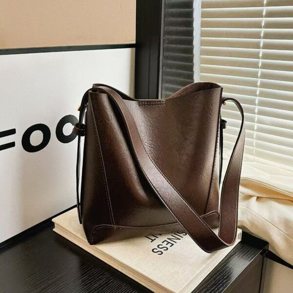 微信图片_20251106004316_54_22 Leather Shoulder Bag